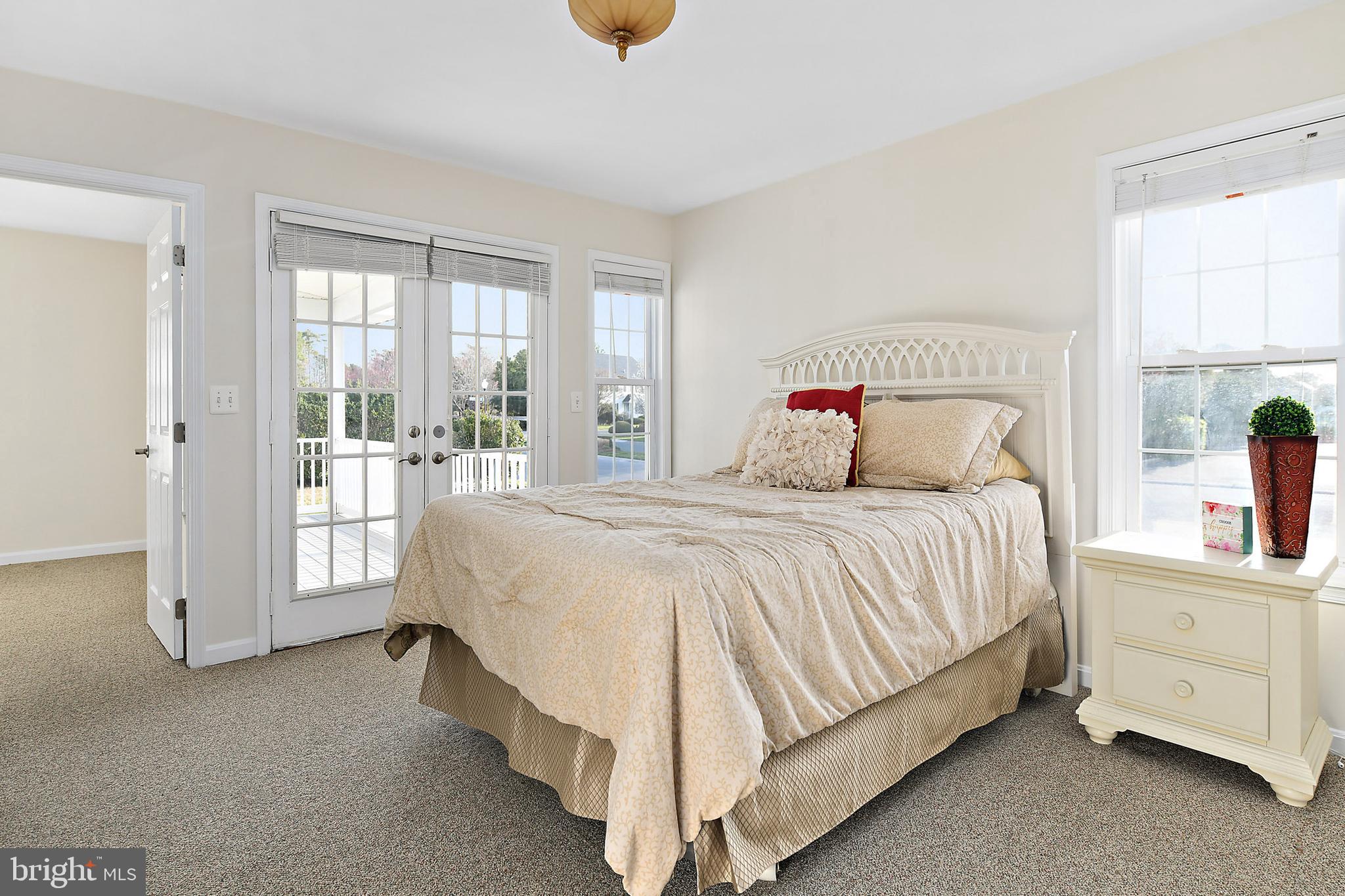 OYSTER HARBOR - Residential