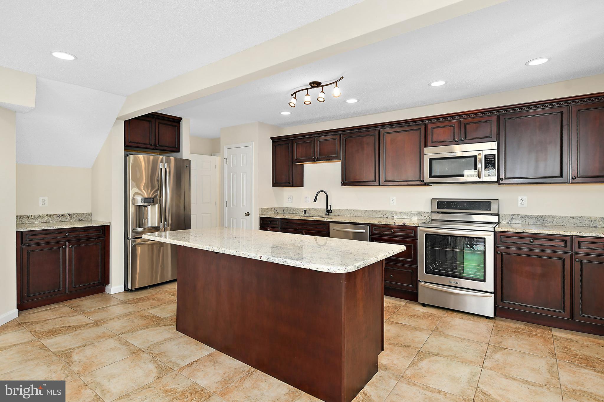 OYSTER HARBOR - Residential