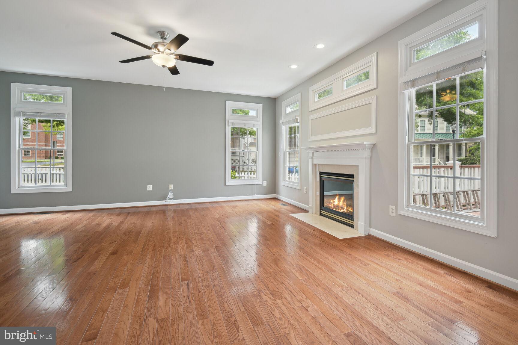 LAKELANDS - Residential Lease