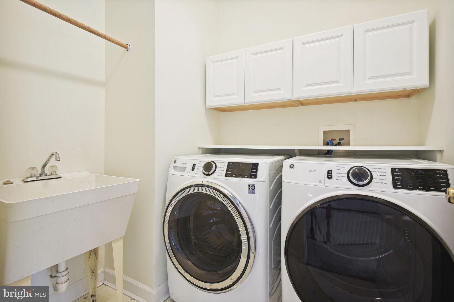 LAKELANDS - Residential Lease