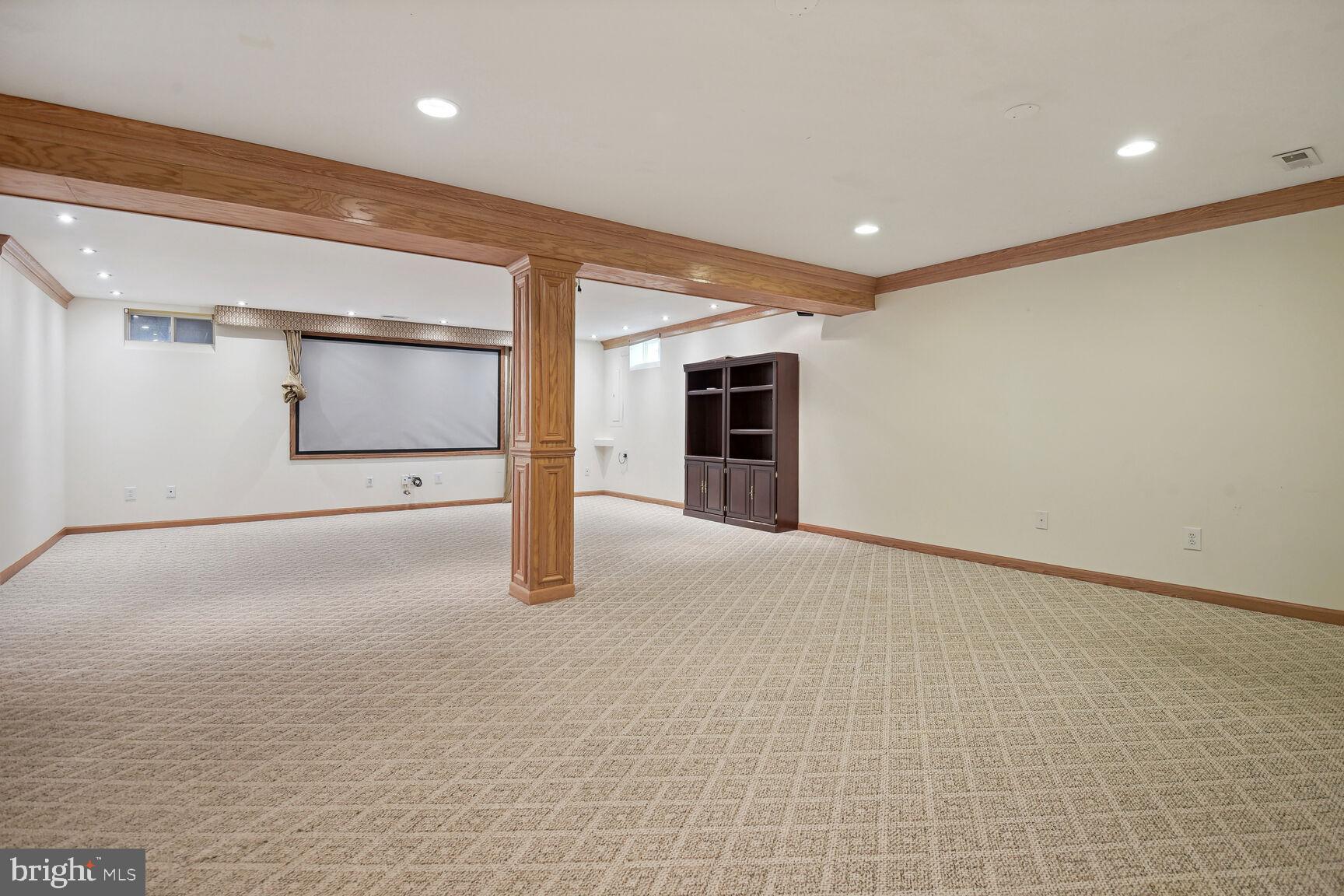 LAKELANDS - Residential Lease