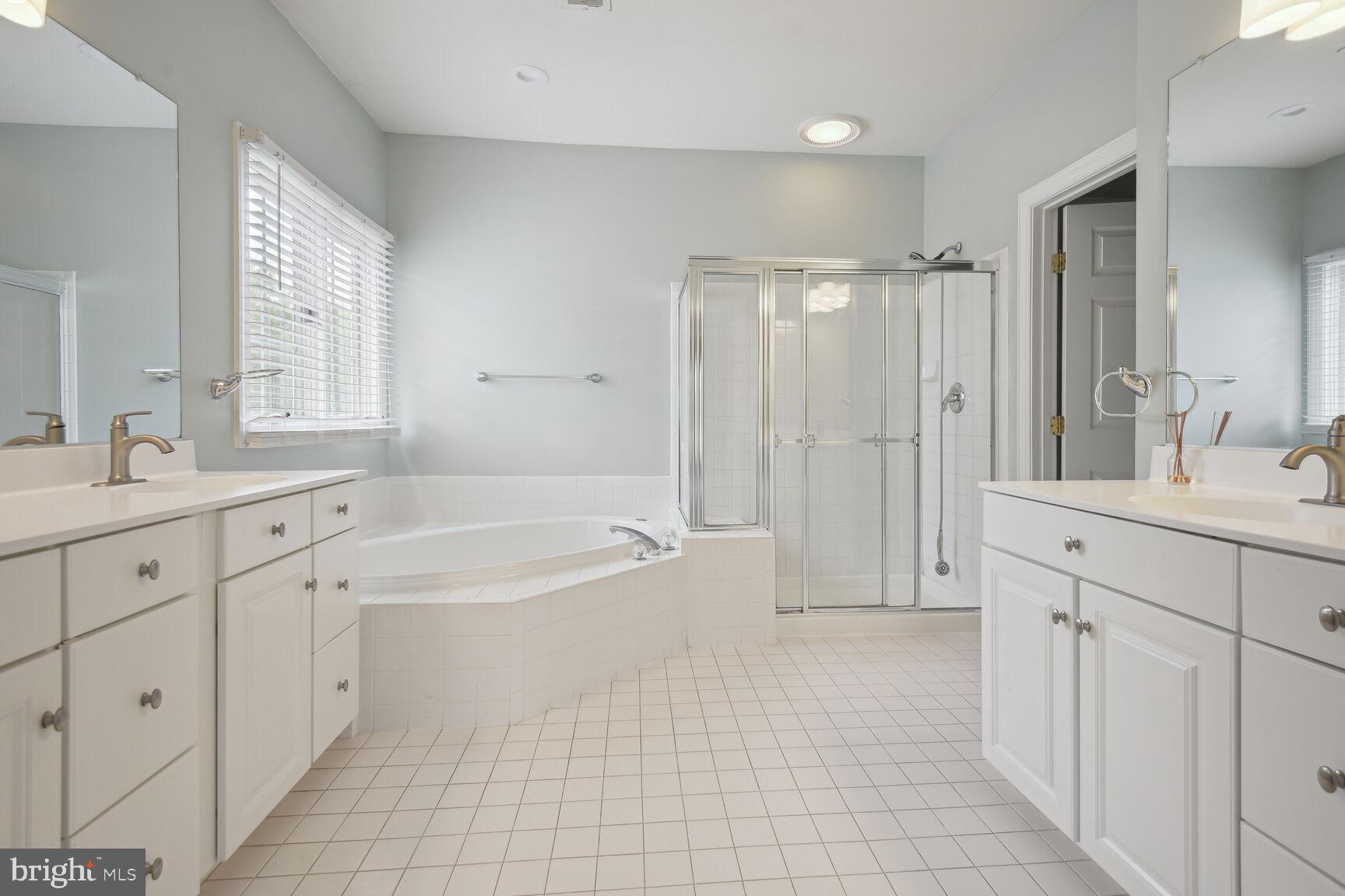 LAKELANDS - Residential Lease