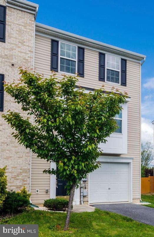 FAIRWAYS EAST - Residential