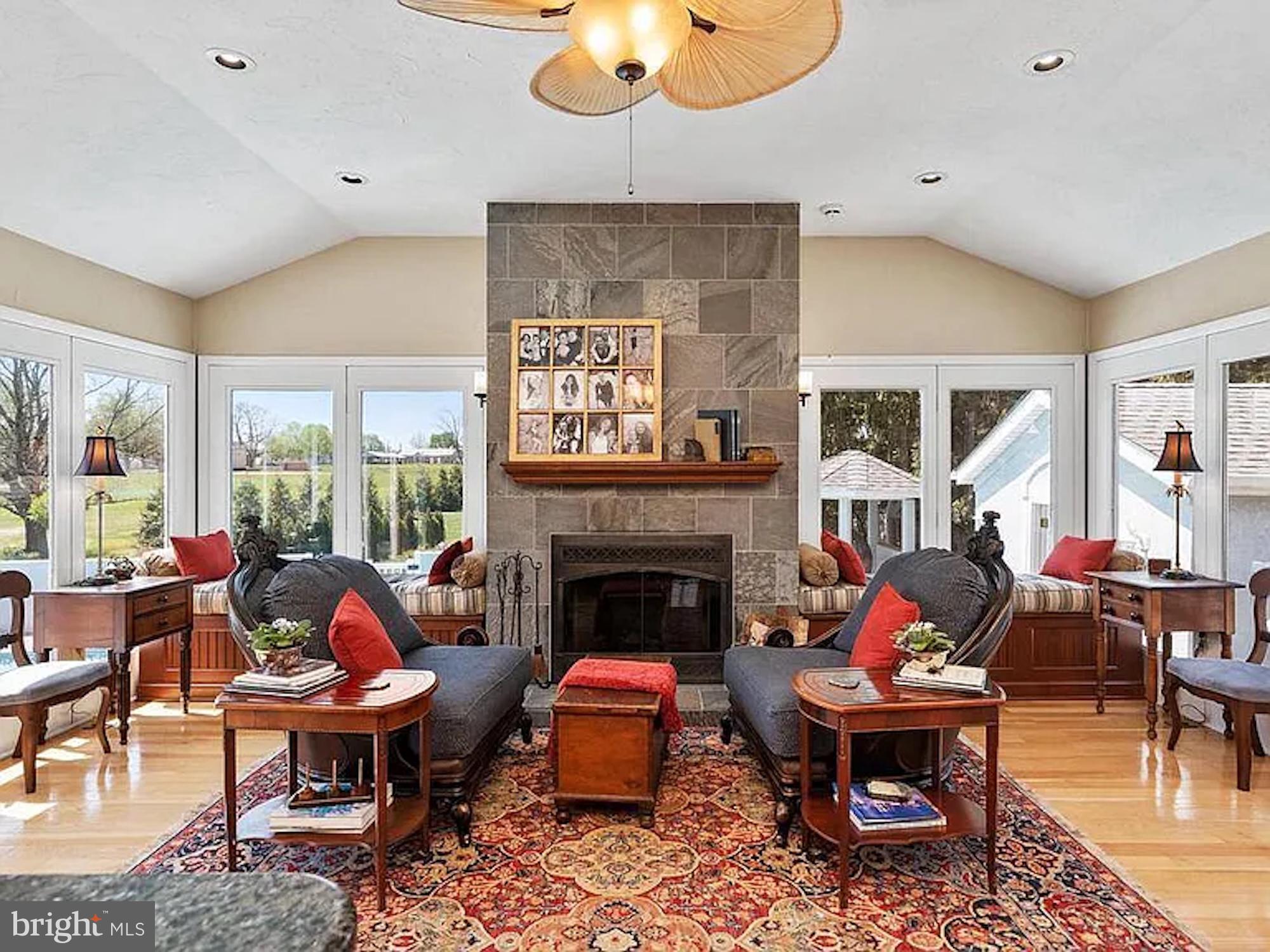 ABBOTTSTOWN - Residential