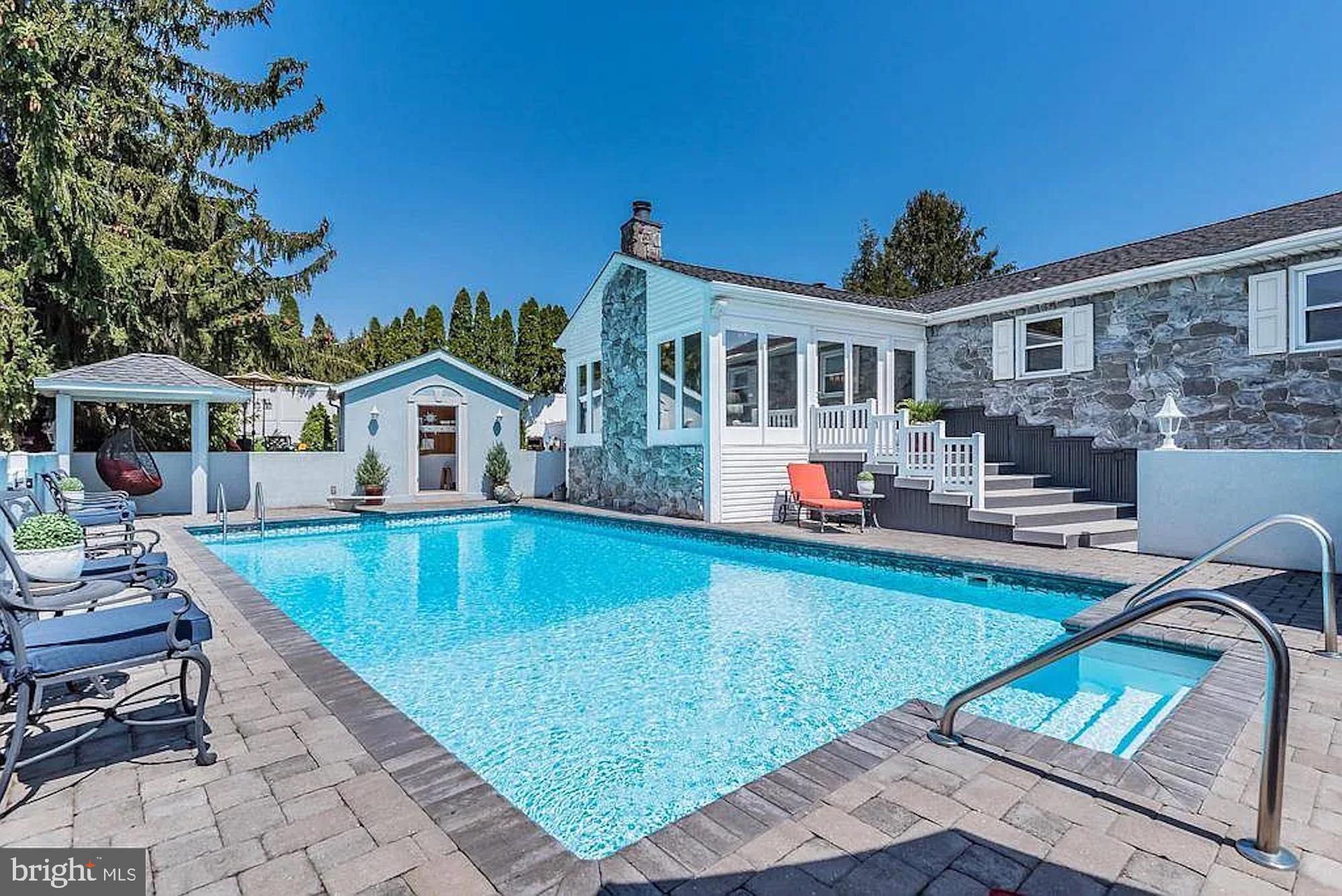 ABBOTTSTOWN - Residential