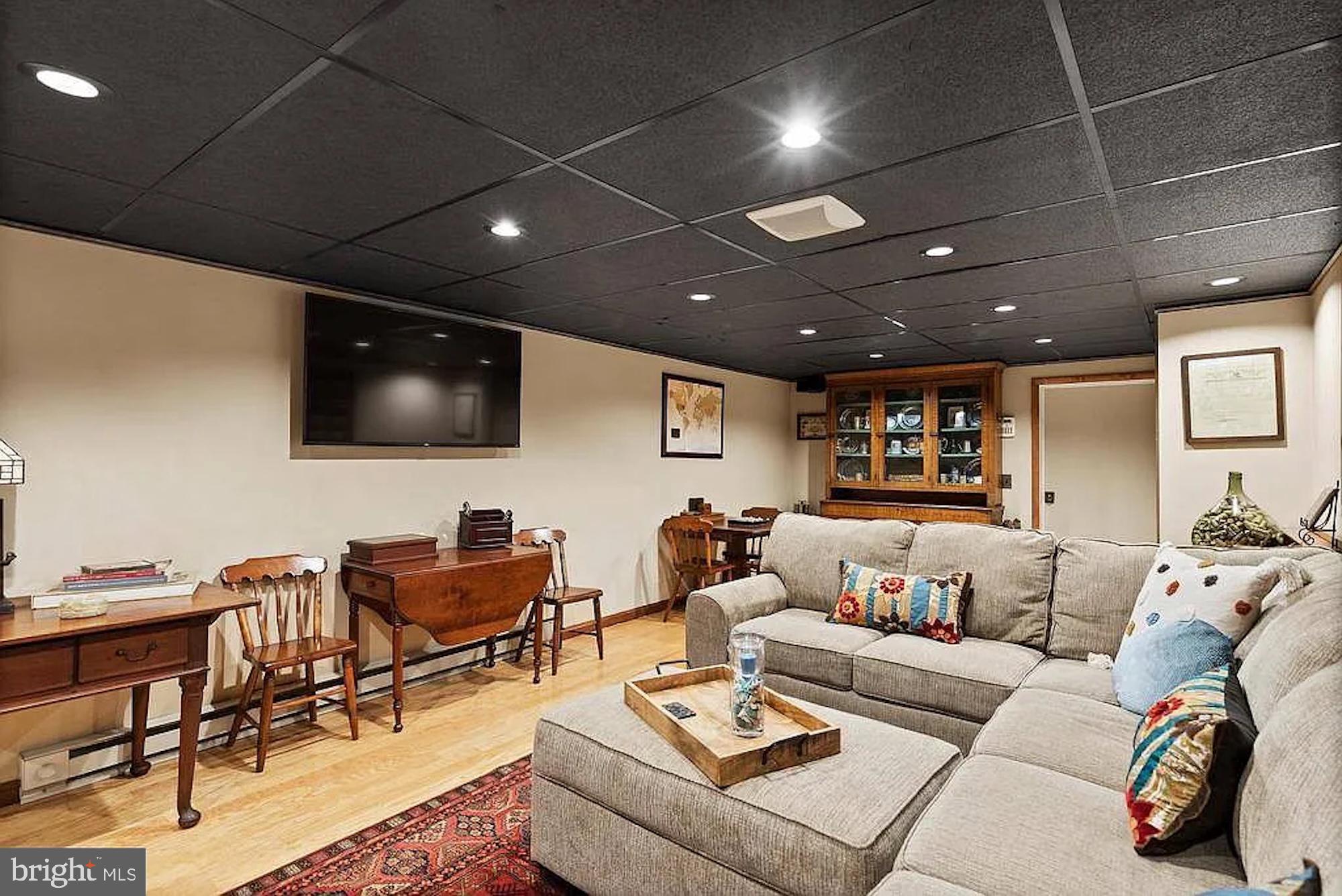 ABBOTTSTOWN - Residential