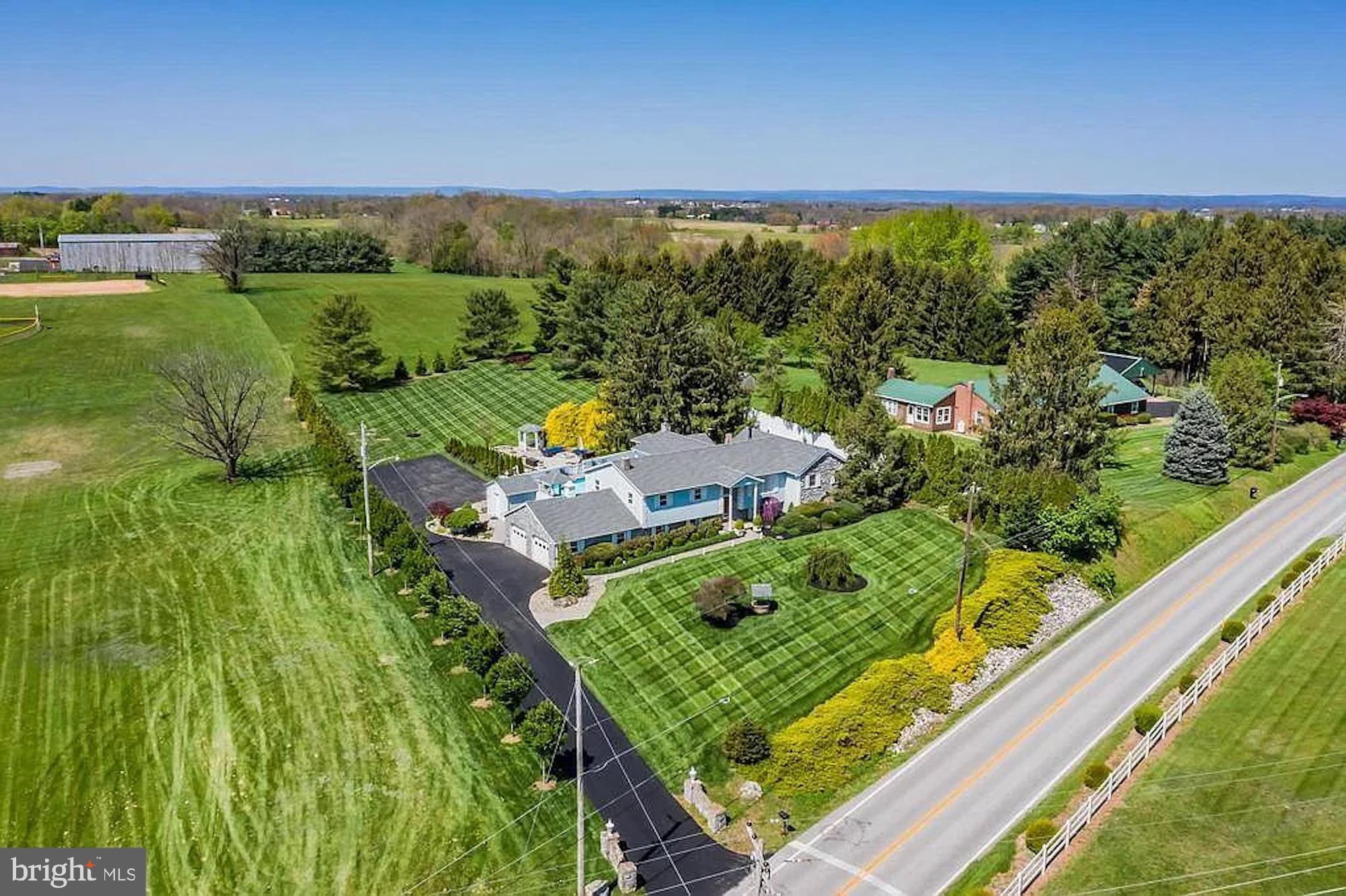 ABBOTTSTOWN - Residential
