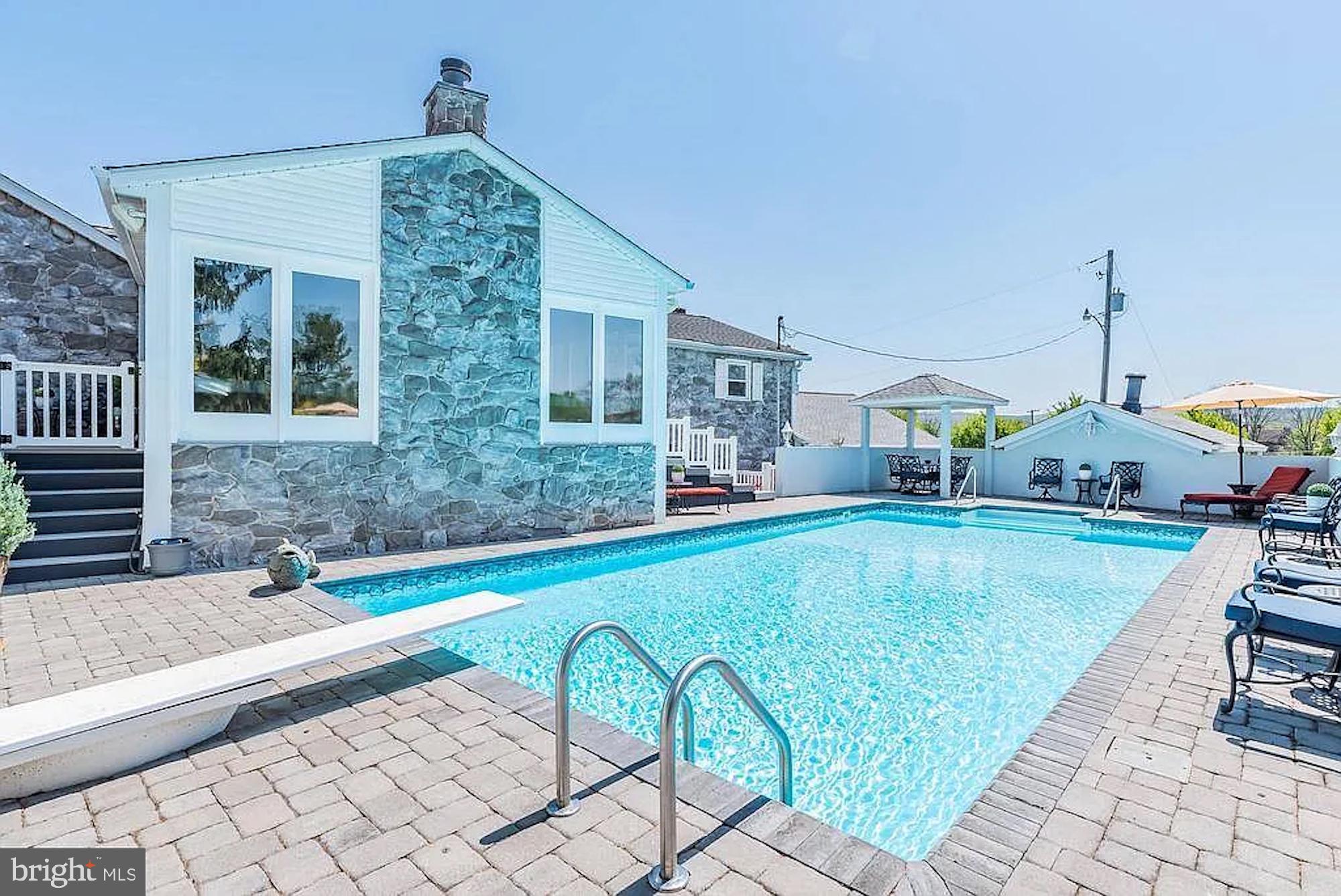ABBOTTSTOWN - Residential