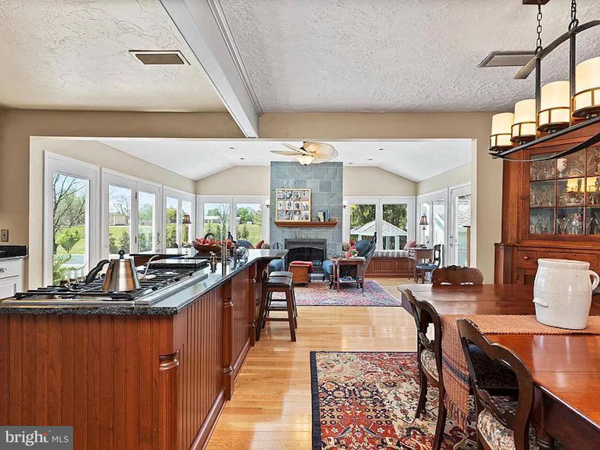 ABBOTTSTOWN - Residential