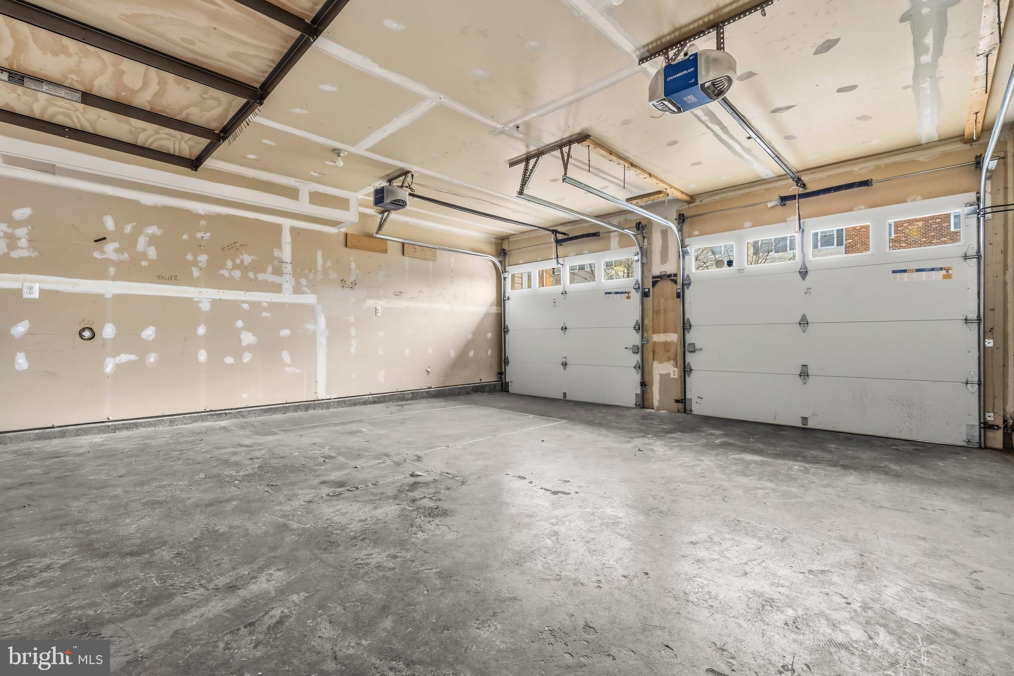 BROADLANDS - Residential