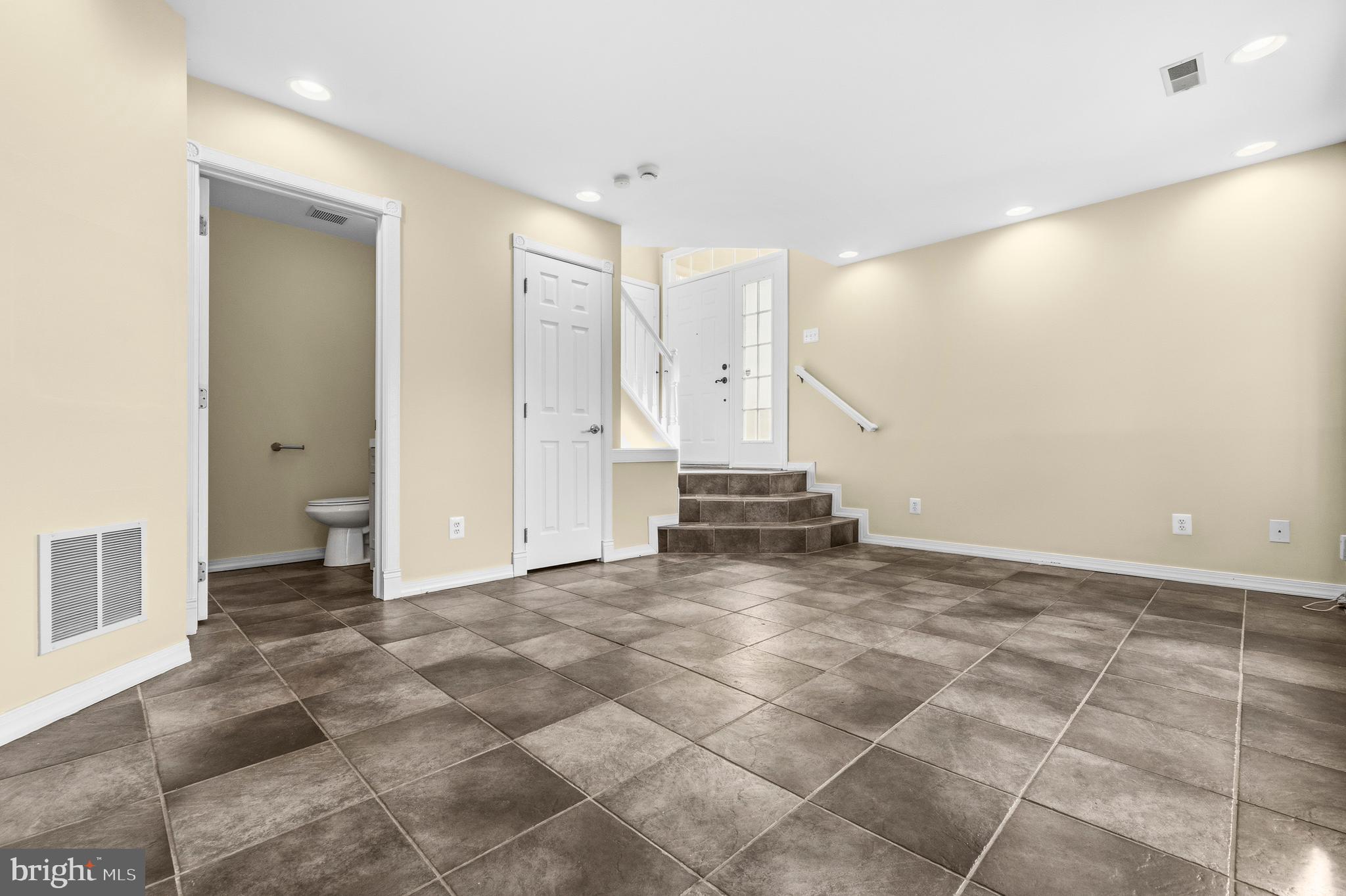 BROADLANDS - Residential