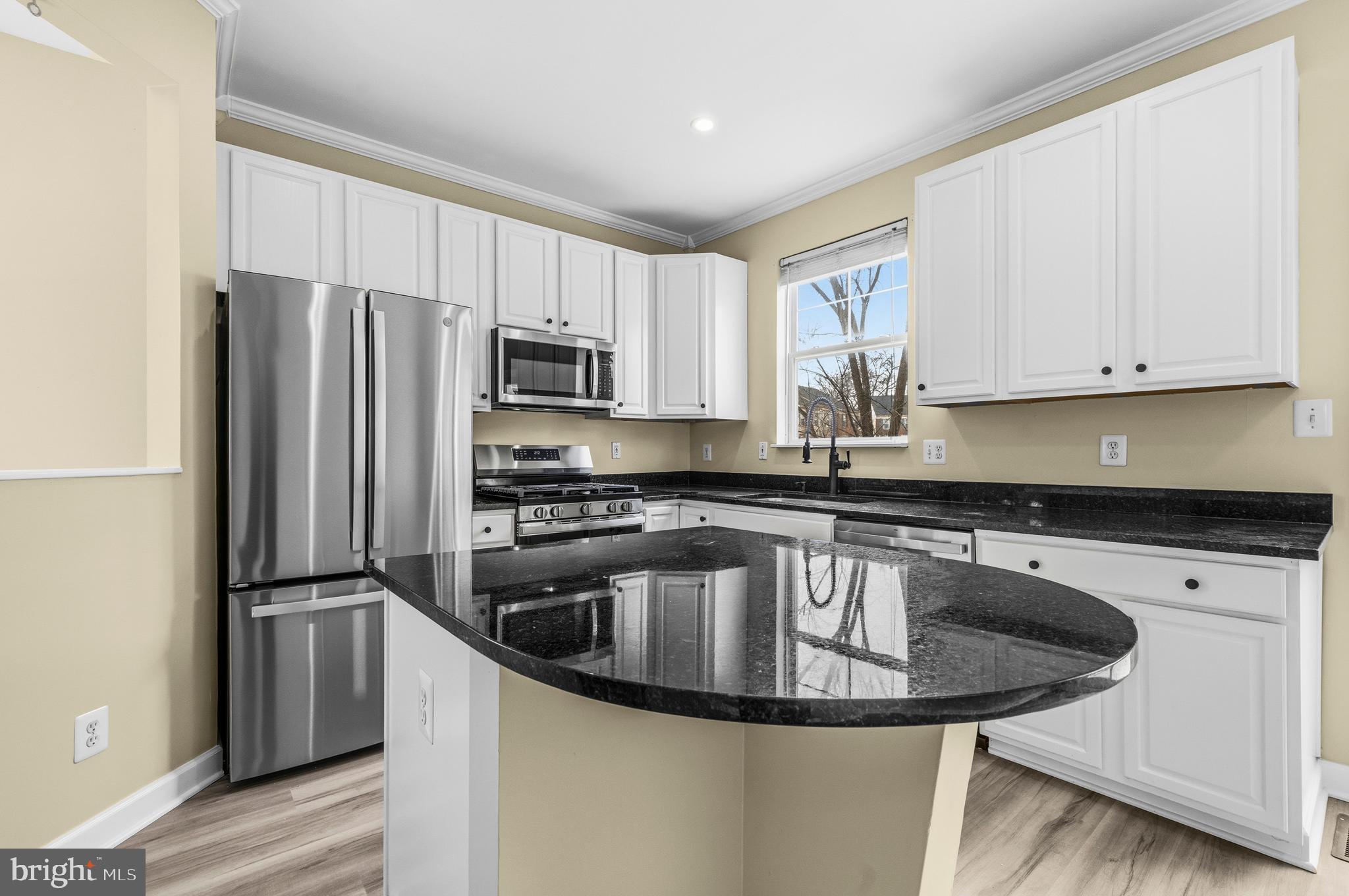 BROADLANDS - Residential