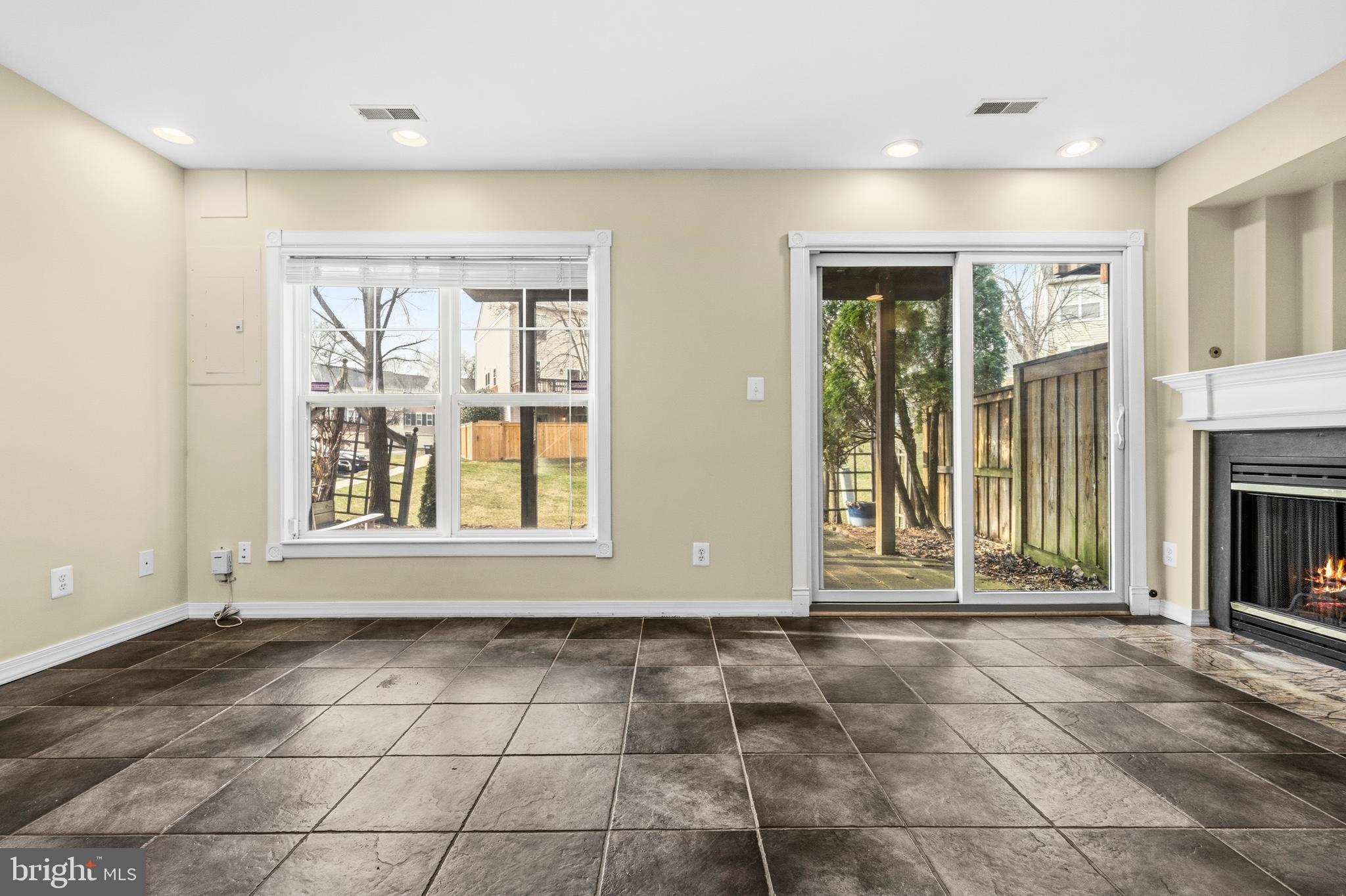 BROADLANDS - Residential