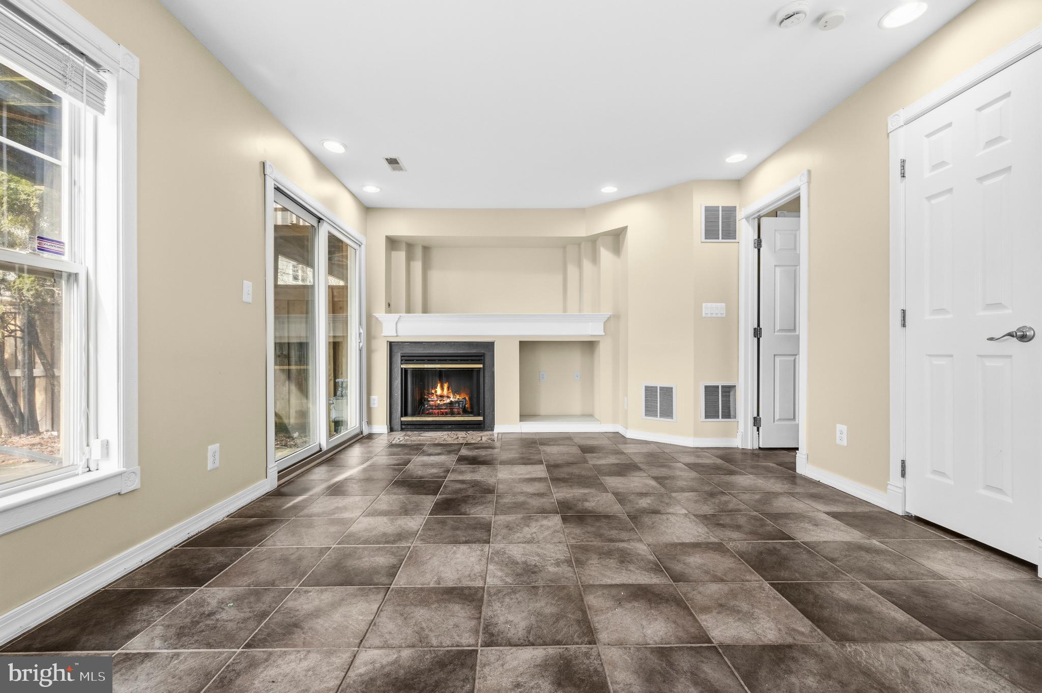 BROADLANDS - Residential