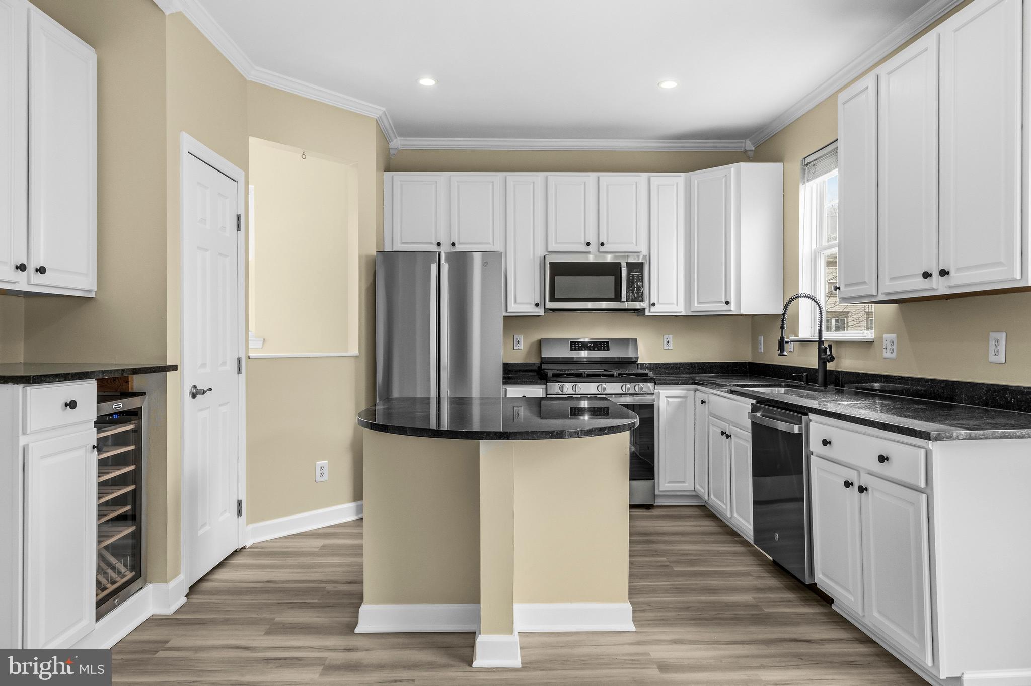 BROADLANDS - Residential