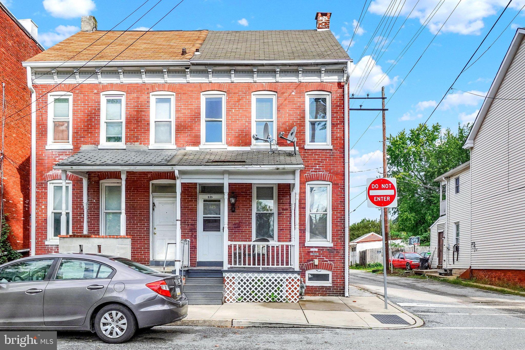 225 W FRONT STREET