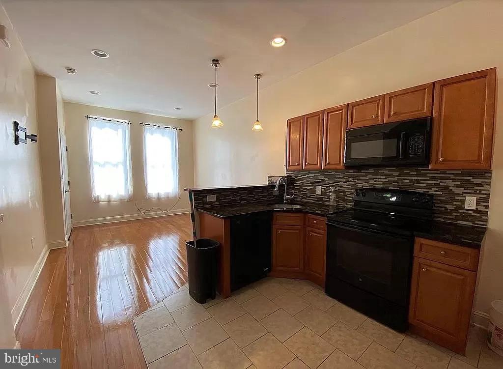 1925 W NORRIS STREET 1