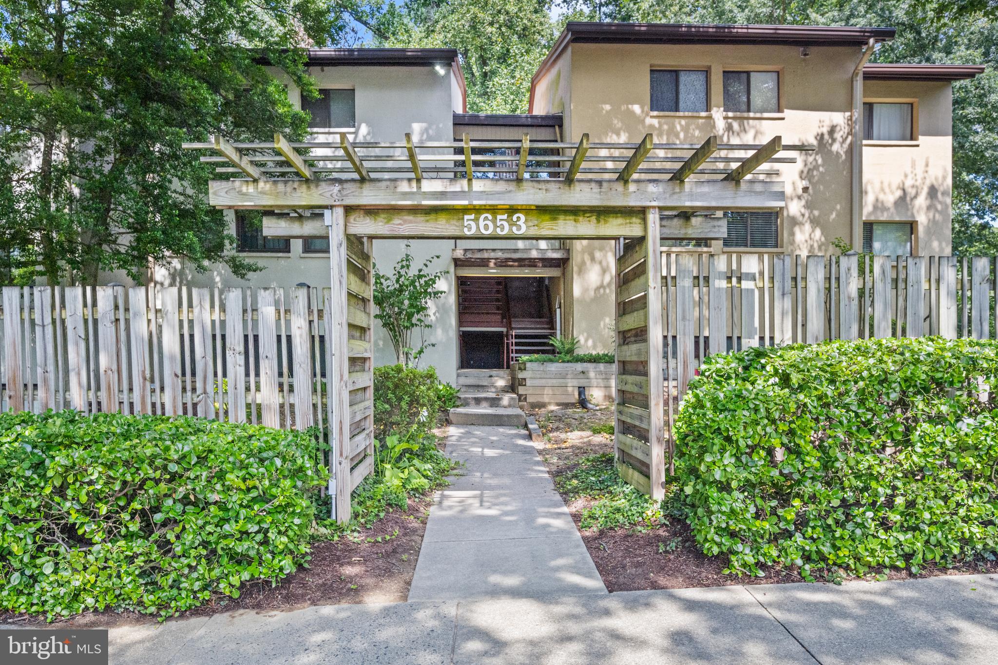 DEERING WOODS - Residential