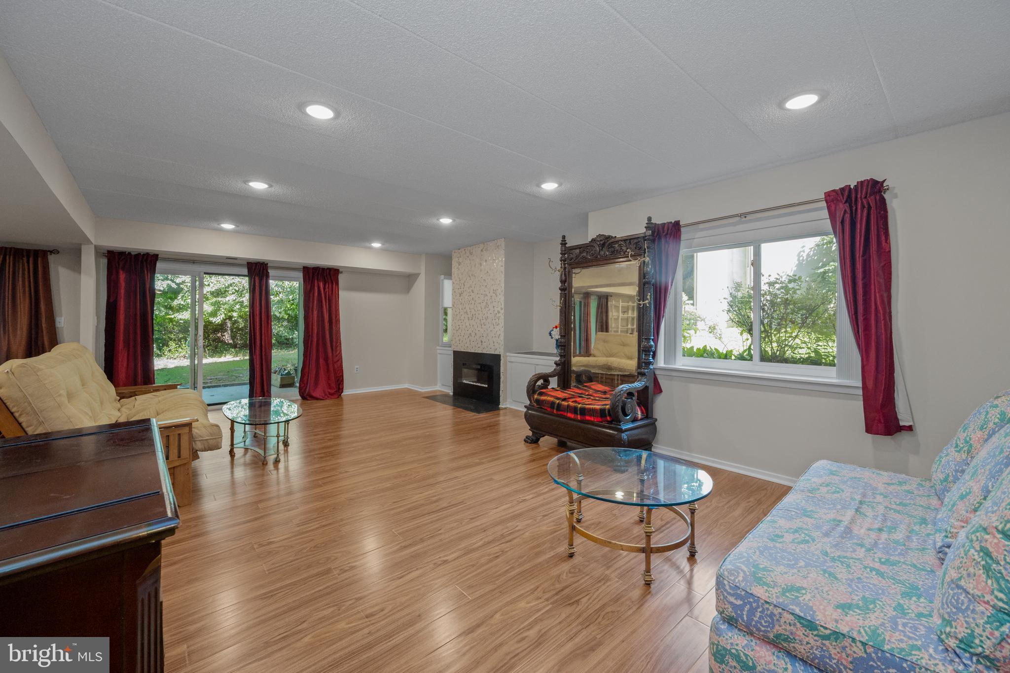 DEERING WOODS - Residential