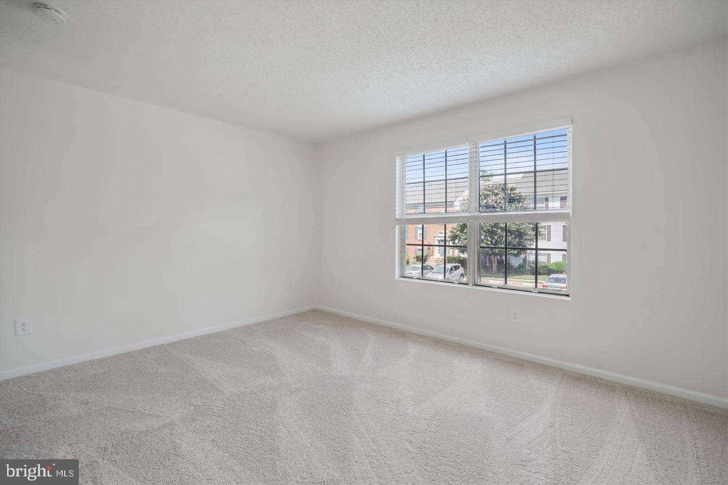 HUNTERS SQUARE - Residential Lease