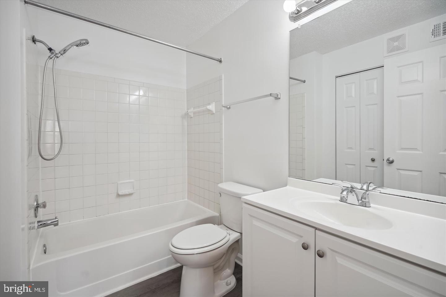 HUNTERS SQUARE - Residential Lease