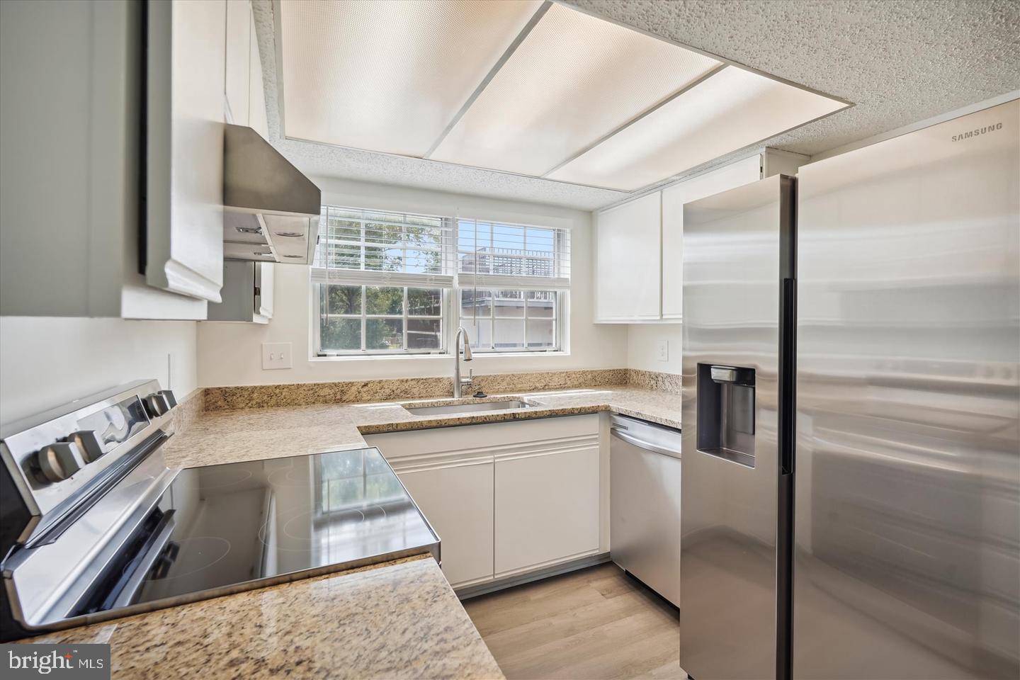 HUNTERS SQUARE - Residential Lease