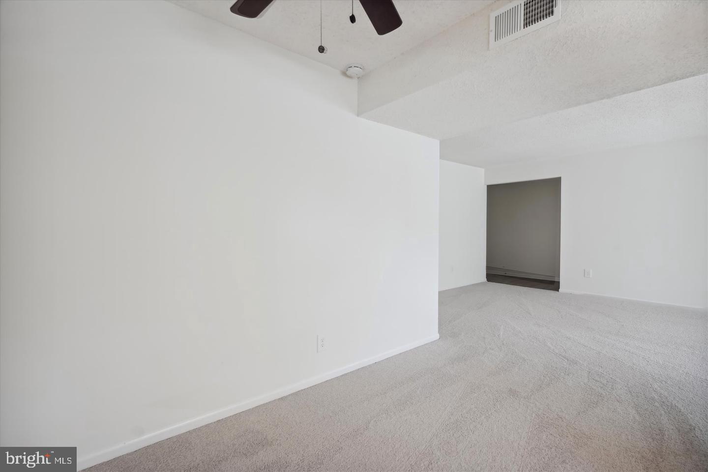 HUNTERS SQUARE - Residential Lease