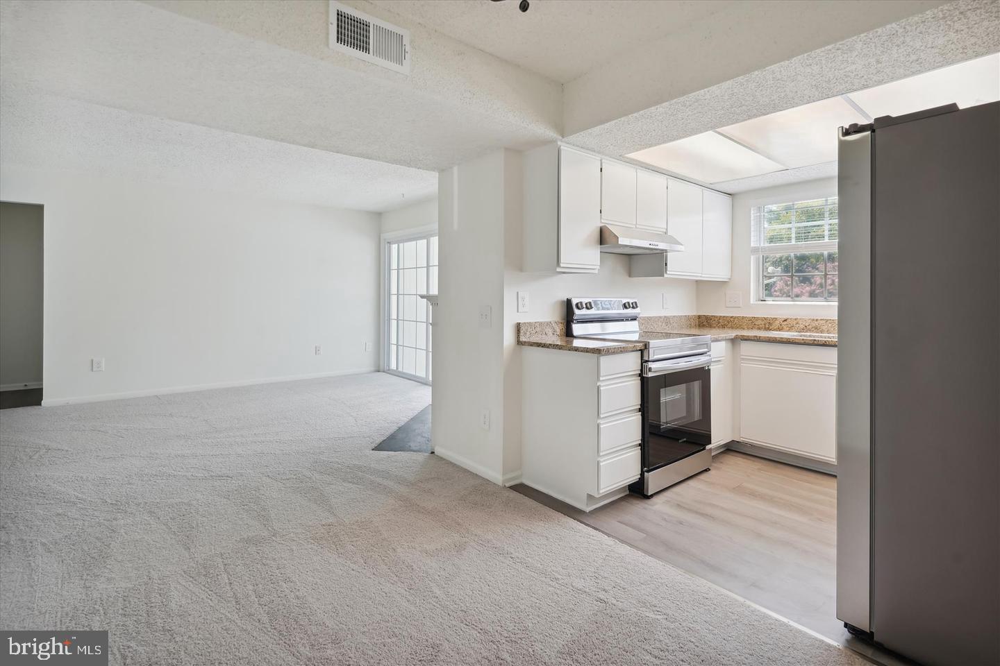 HUNTERS SQUARE - Residential Lease