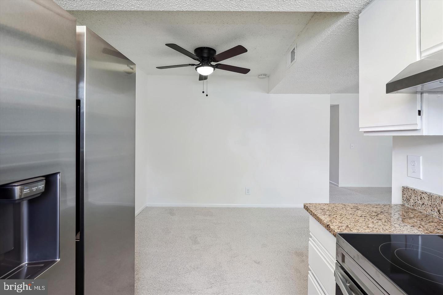 HUNTERS SQUARE - Residential Lease