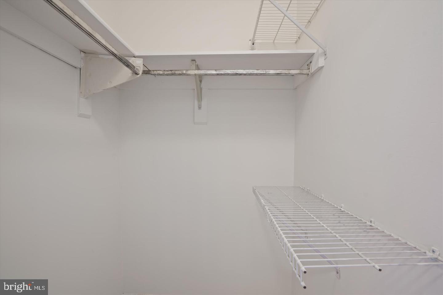 HUNTERS SQUARE - Residential Lease