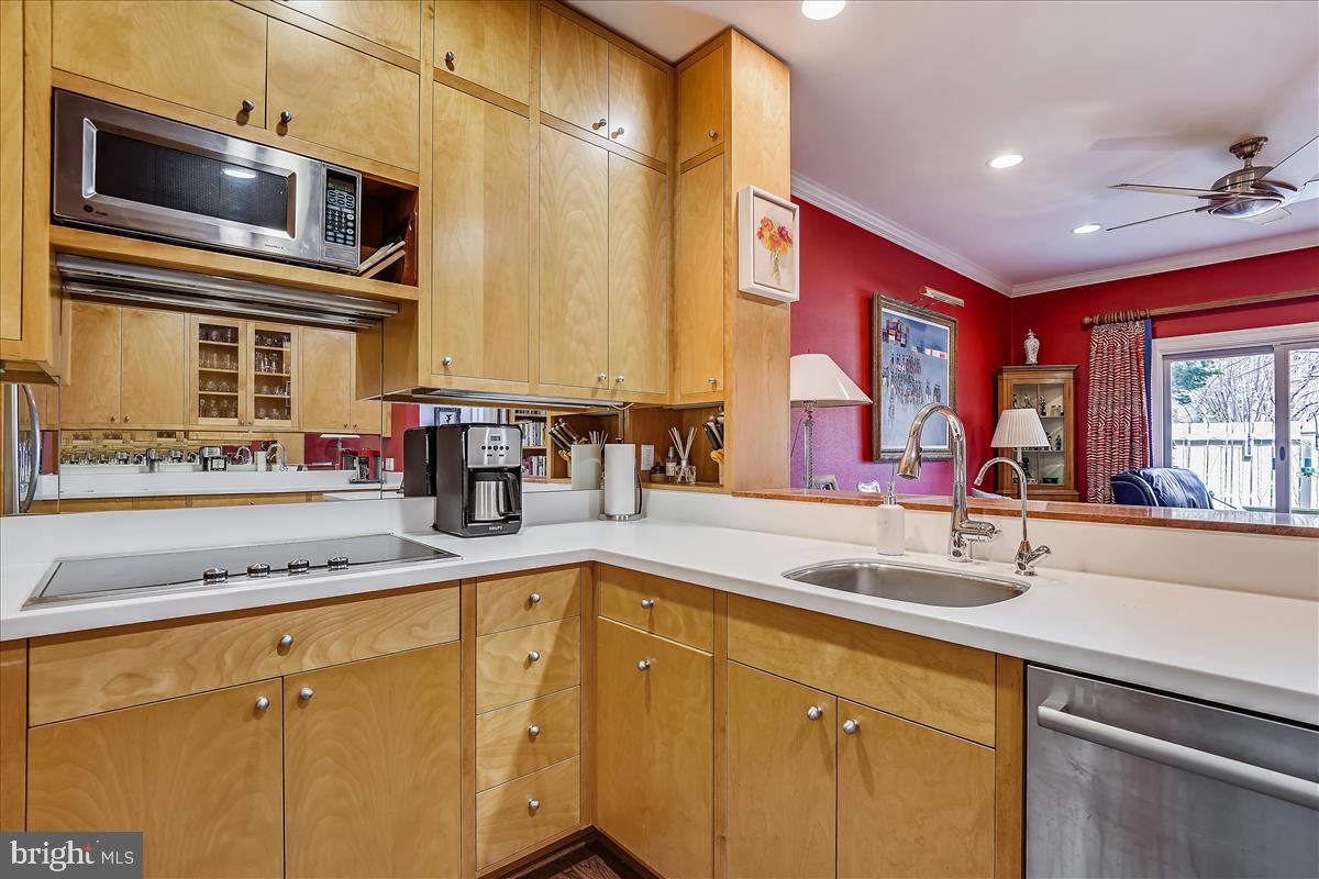 NORTH ROLAND PARK - Residential