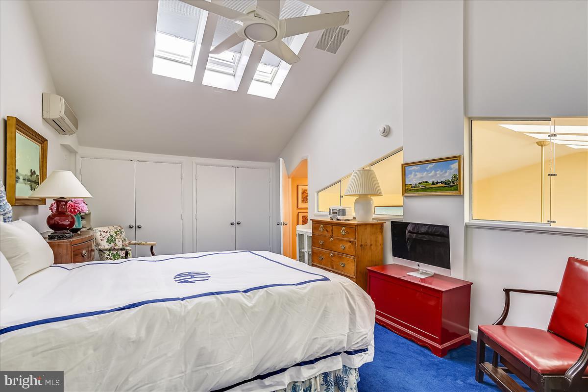 NORTH ROLAND PARK - Residential