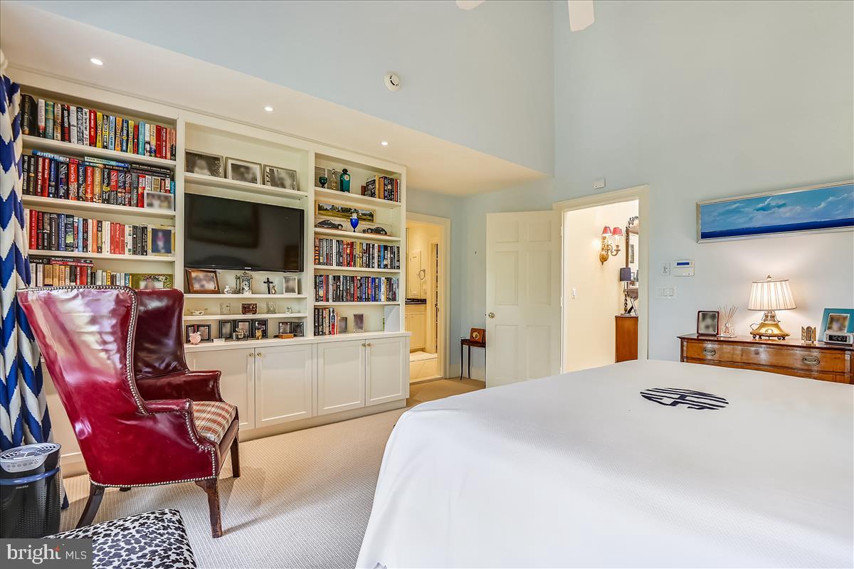 NORTH ROLAND PARK - Residential