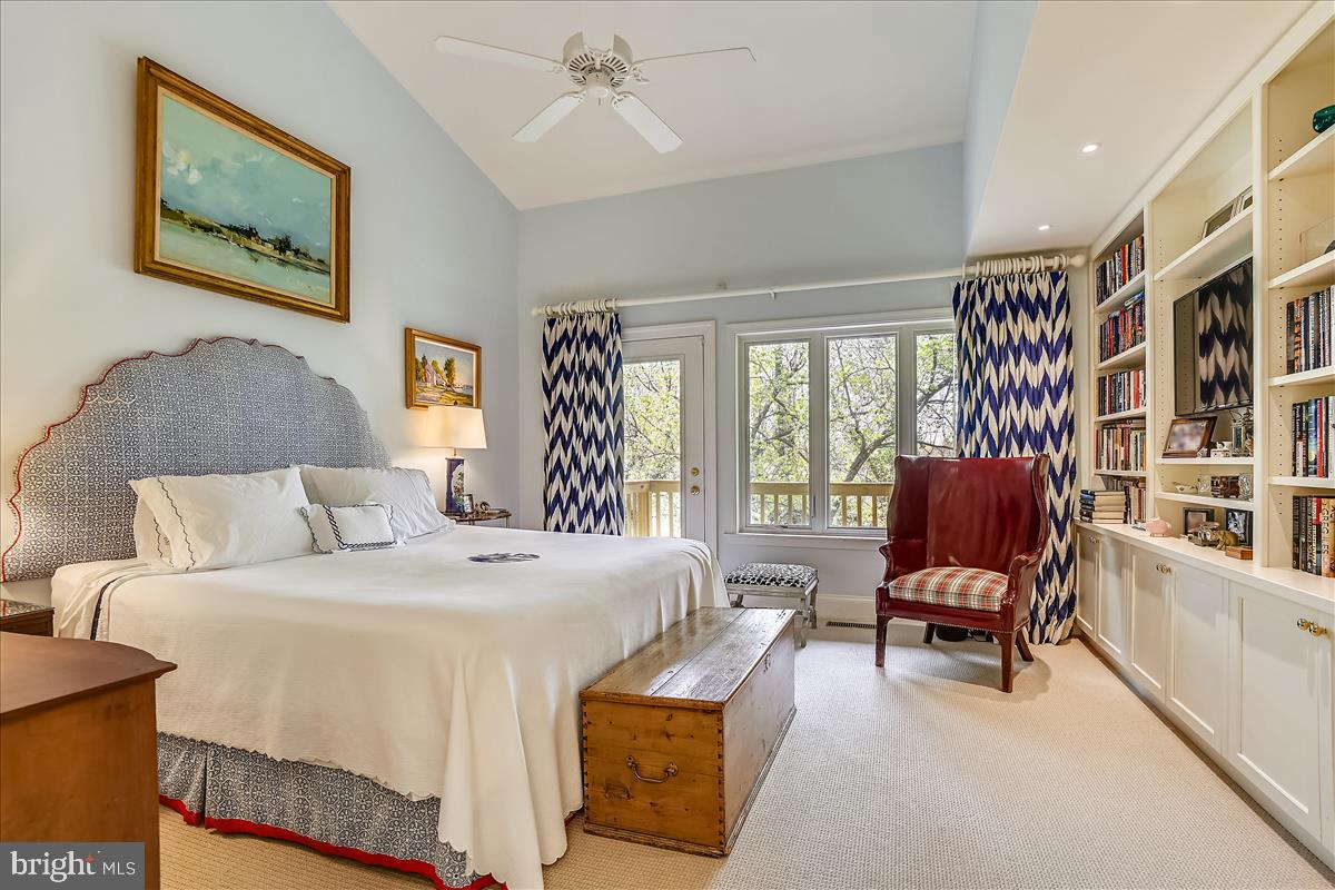 NORTH ROLAND PARK - Residential