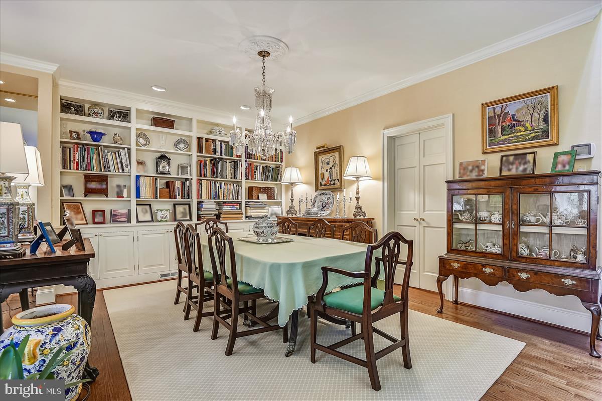 NORTH ROLAND PARK - Residential