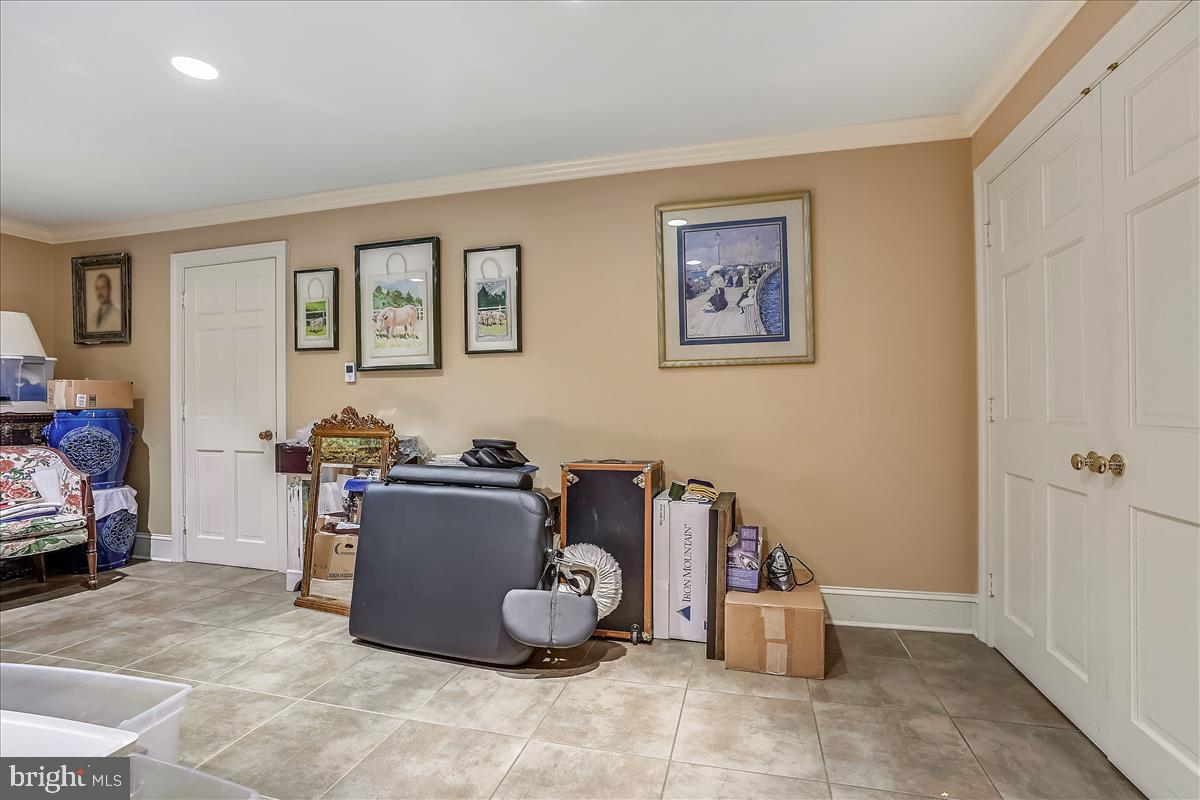 NORTH ROLAND PARK - Residential