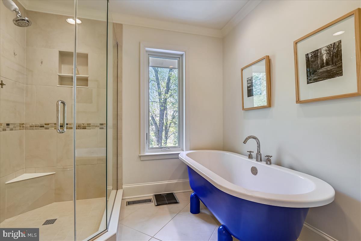 NORTH ROLAND PARK - Residential