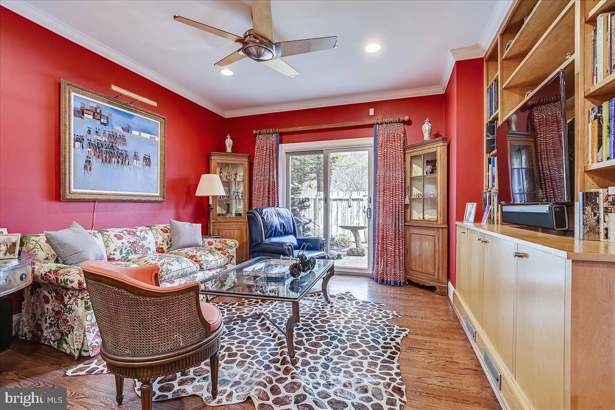 NORTH ROLAND PARK - Residential