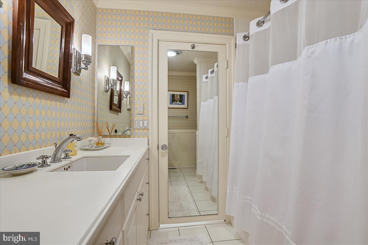 NORTH ROLAND PARK - Residential