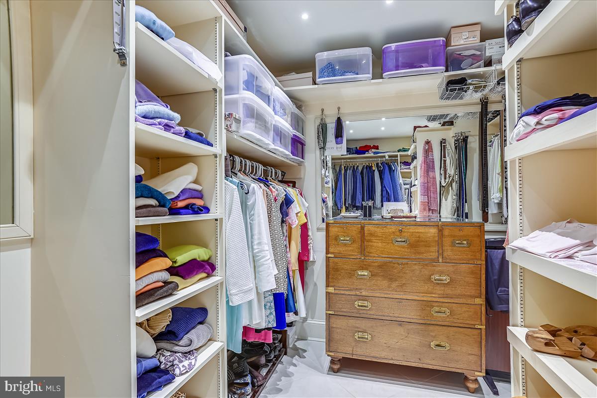 NORTH ROLAND PARK - Residential