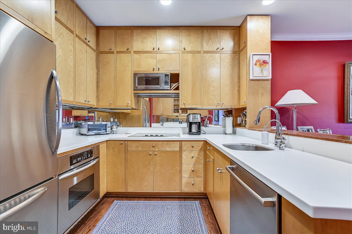 NORTH ROLAND PARK - Residential