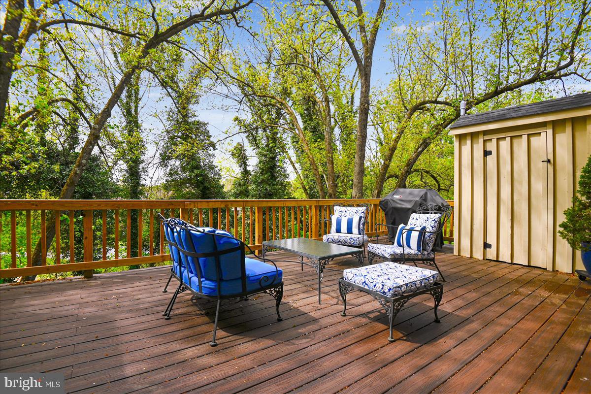 NORTH ROLAND PARK - Residential