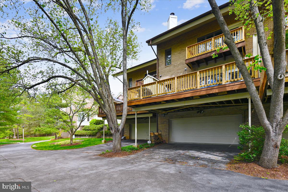 NORTH ROLAND PARK - Residential