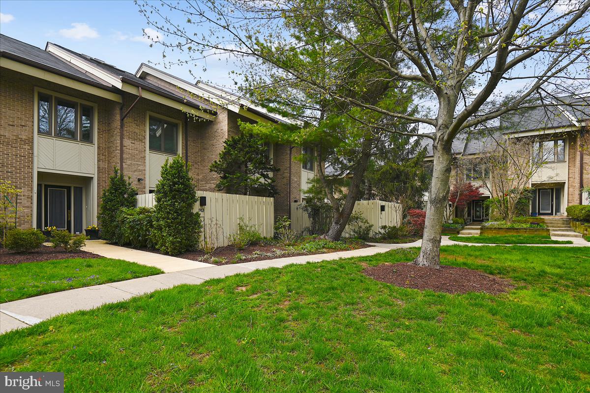 NORTH ROLAND PARK - Residential