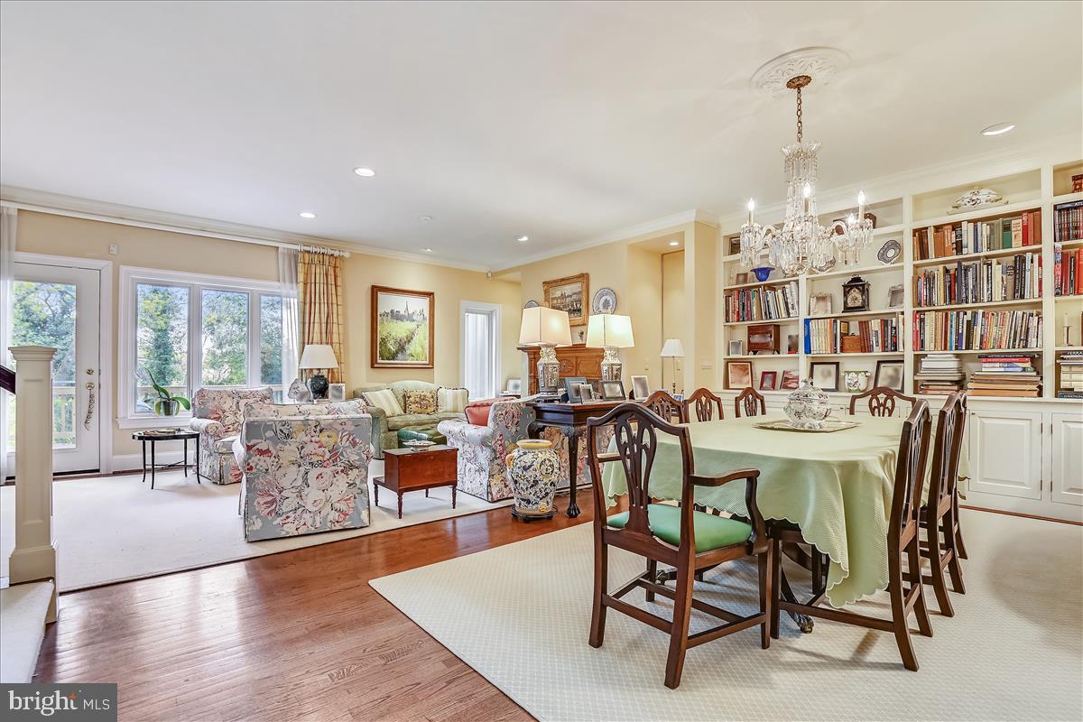 NORTH ROLAND PARK - Residential