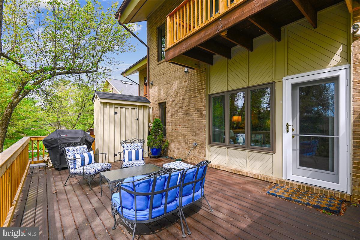 NORTH ROLAND PARK - Residential