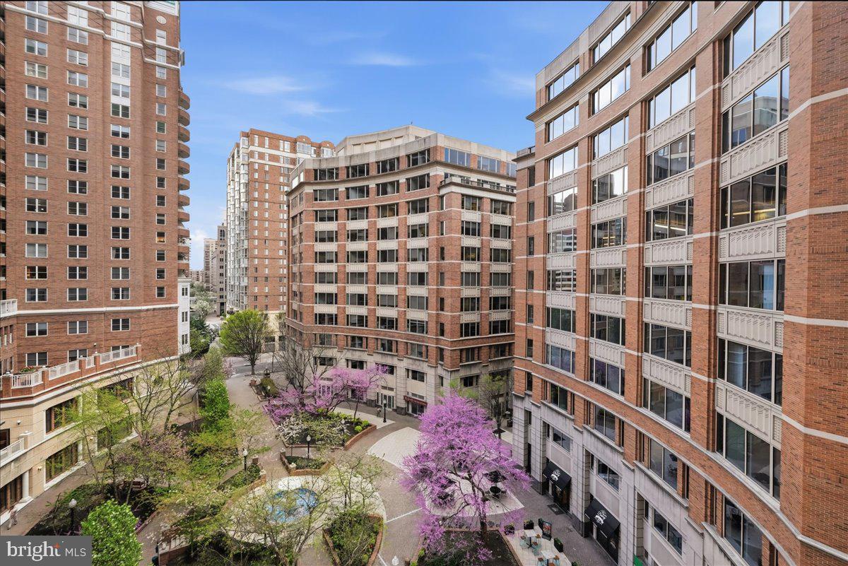 THE JEFFERSON - SUNRISE SENIOR LIVING - Residential