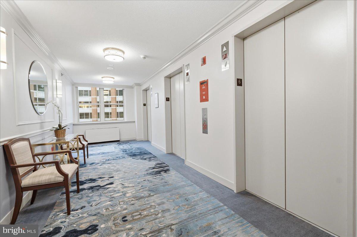 THE JEFFERSON - SUNRISE SENIOR LIVING - Residential