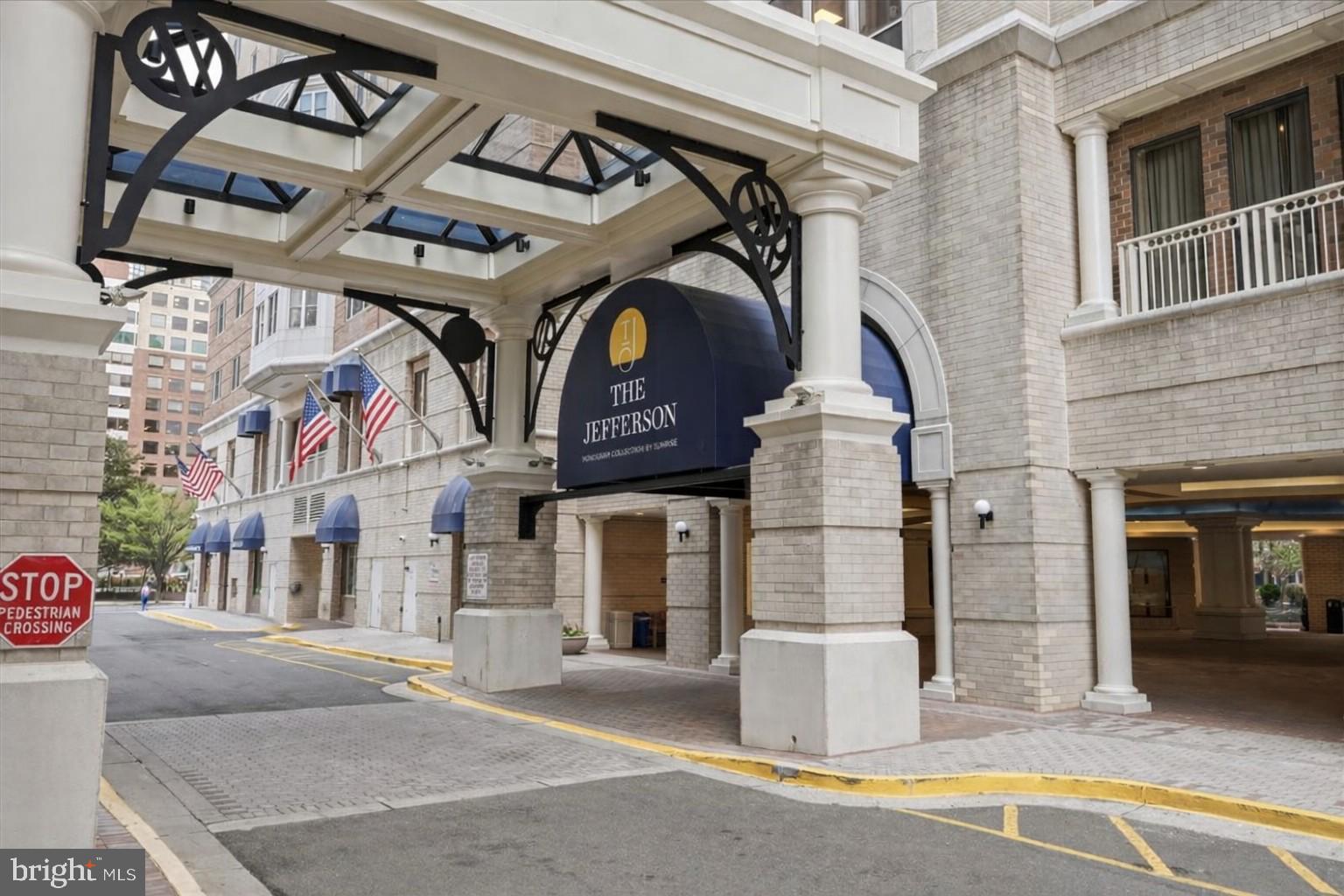 THE JEFFERSON - SUNRISE SENIOR LIVING - Residential