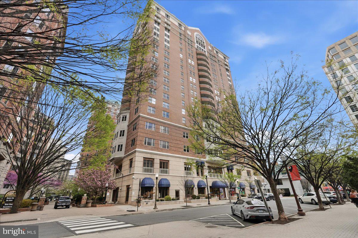 THE JEFFERSON - SUNRISE SENIOR LIVING - Residential